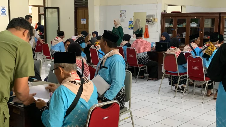 PPIH Embarkasi Solo Masih Menunda Keberangkatan Tujuh Jemaah karena Sakit