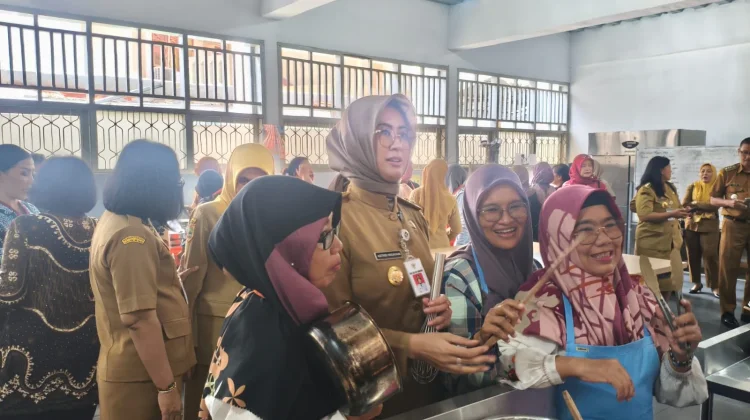 Berdayakan PEKKA, Pemkot Solo Gelar Pelatihan Tata Boga di SMKN 4
