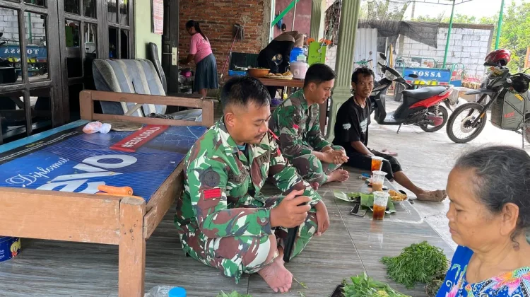 Sepiring Pecel dan Kesedihan Bu Warti Segera Ditinggal Satgas TMMD