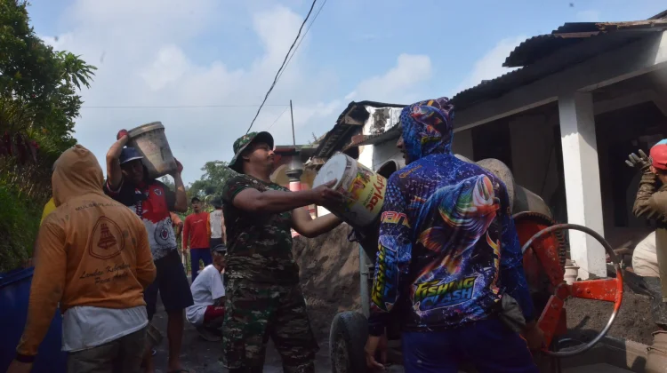 Karya Bakti Korem 074 Warastratama, Sasar Panti Asuhan Mulyaning Ati Karanganyar