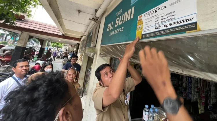 Kendalikan Harga Pasar, Bulog Distribusikan 295.973 Liter MinyaKita di Solo