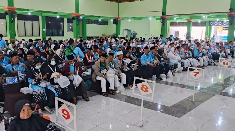 Ratusan Jemaah Haji SOC 62 Tiba Embarkasi Solo