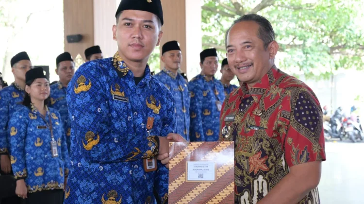 Lantik 177 PNS, Pemkab Karanganyar Tekankan Integritas dan Karakter ASN
