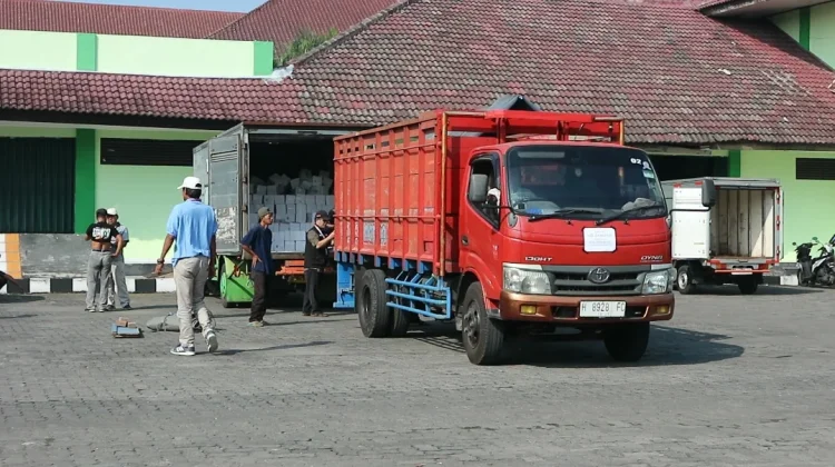PPIH Embarkasi Solo Mulai Terima Kiriman Air Zam-zam dari Arab Saudi