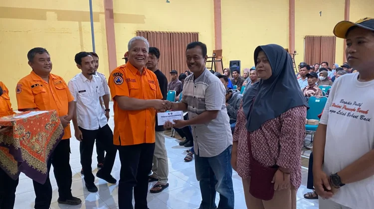 BPBD Karanganyar Salurkan Bansos Rp570 Juta untuk 322 Korban Bencana