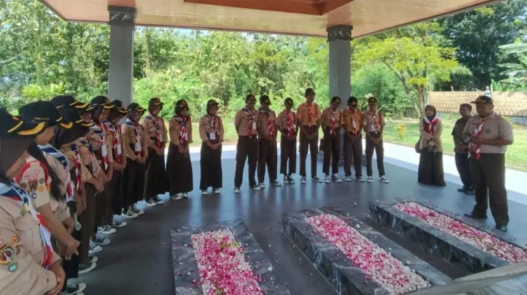 Usung Tema SIGAP, SMPN 21 Solo Cetak Generasi Tangguh dengan Kemah Pramuka