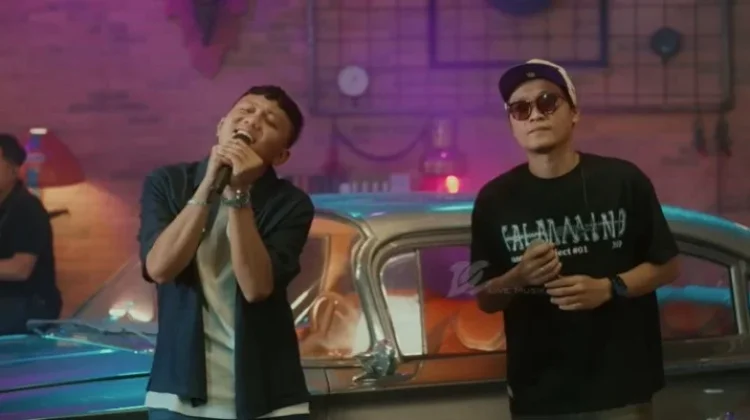 Terjemah Lirik Lagu Laut Kidul - Denny Caknan ft Hendra Kumbara