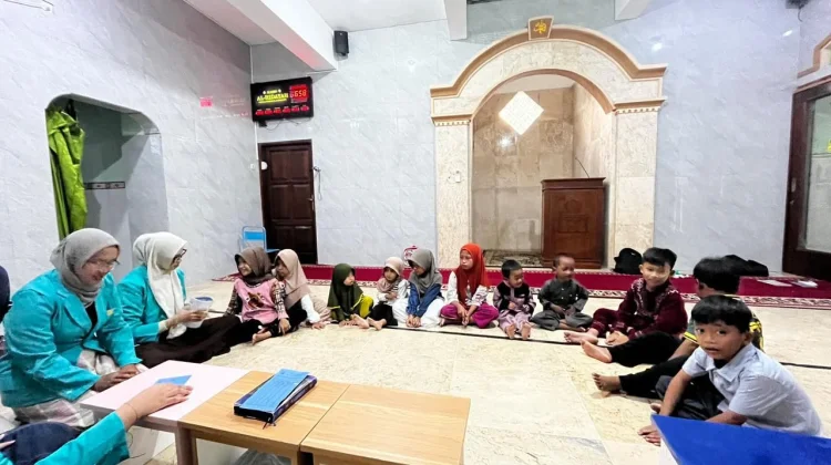 Mahasiswa FH UMS PKL di Ngadirejo, Belajar Organisasi hingga Pengmas