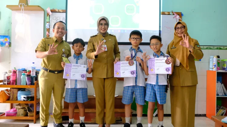 Astrid Apresiasi Siswa SD di Solo Juara Nasional Coding