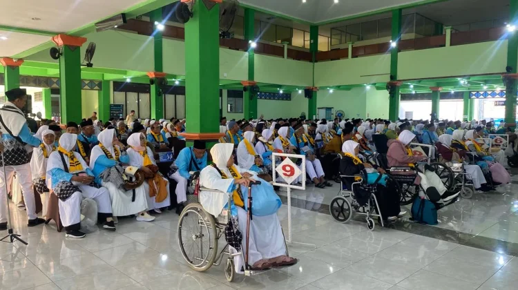 Tak Penuhi Syarat Terbang, 69 Jemaah Haji Embarkasi Solo Tertunda