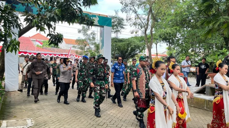 Hangat-Meriah, Dandim Sragen Sambut Kasdam IV/Diponegoro untuk Penutupan TMMD