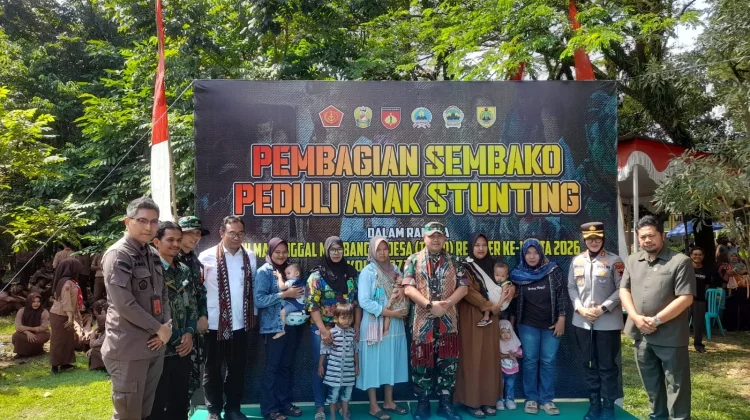 Kasdam Salurkan Sembako Bagi Warga Desa Puro