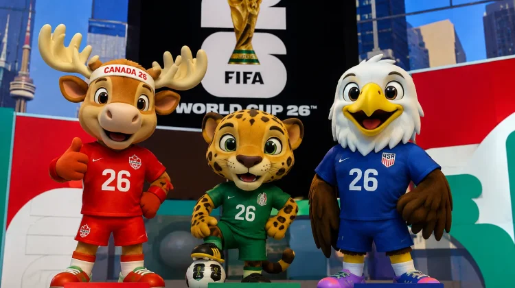 Maskot Piala Dunia Tiga Negara Tuan Rumah