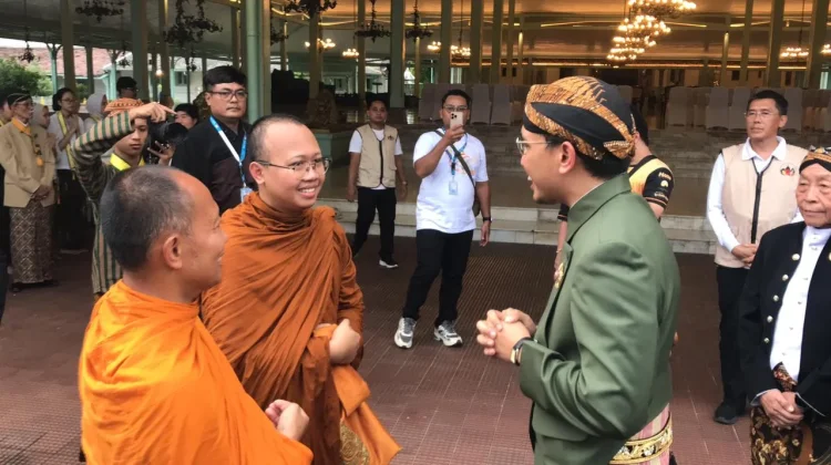 Pura Mangkunegaran Sambut Biksu Thudong dari Empat Negara