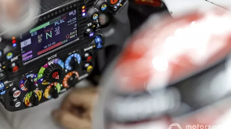 Mengapa Setir Mobil Formula 1 Tidak Berbentuk Bulat? Ini Penjelasannya