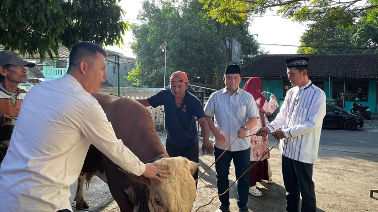 Polres Wonogiri Bagikan Daging Kurban Untuk Ponpes