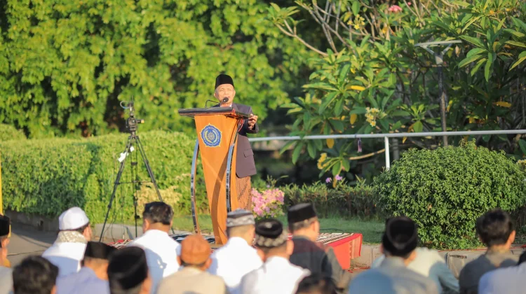 UMS Gelar Salat Iduladha, Khatib, Iduladha Momentum Perkuat Solidaritas Sosial