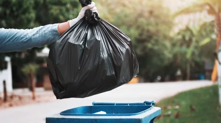 Bahaya Plastik Hitam Bungkus Daging