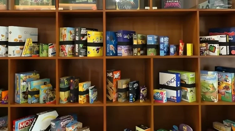 Willow Board Game, Kafe dengan Koleksi Board Game yang Lengkap