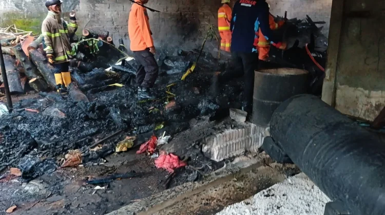 Gudang Kayu di Sringin Jumantono Ludes Terbakar