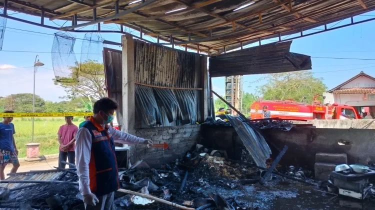 Masak Daging Kurban Ditinggal Tidur, Dapur Rumah Warga Sragen Ludes Terbakar
