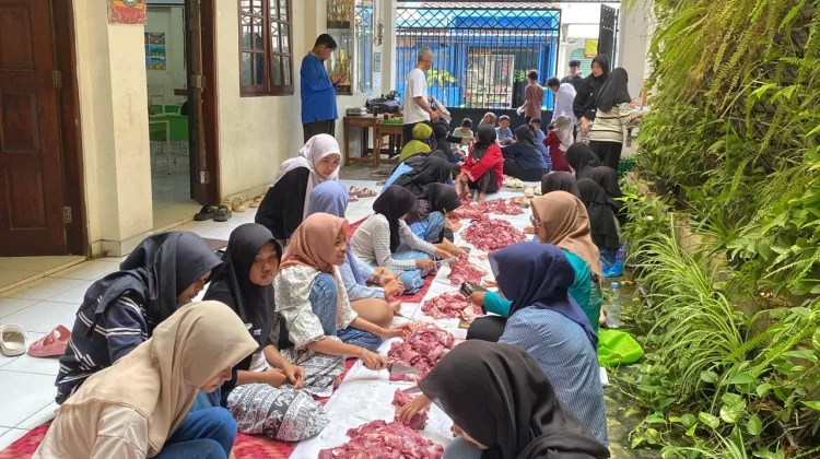Tabungan Siswa Wujudkan Kurban Sapi di SD Muhammadiyah 24 Solo