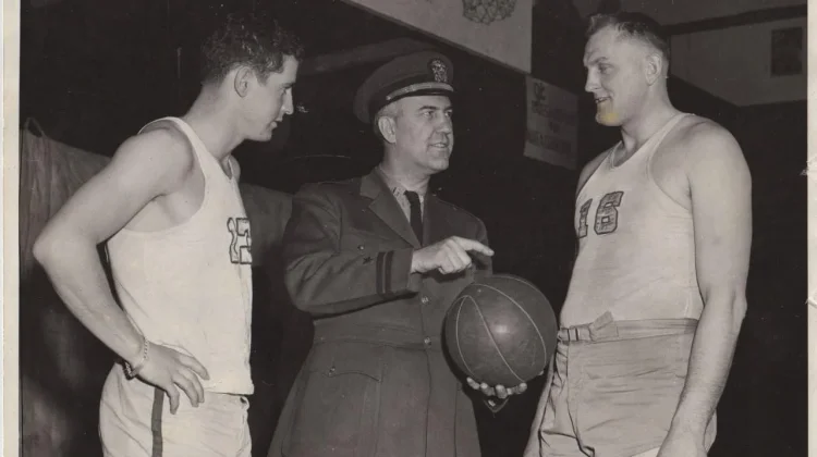 Sosok Pemilik Siganture Shoes Pertama di Dunia Basket