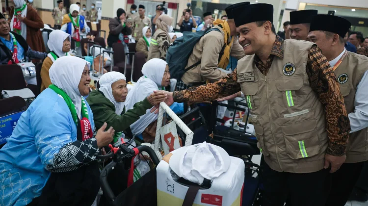 Sambut Kepulangan Jemaah Haji, Ahmad Luthfi Ingatkan Jemaah Jaga Kemabruran