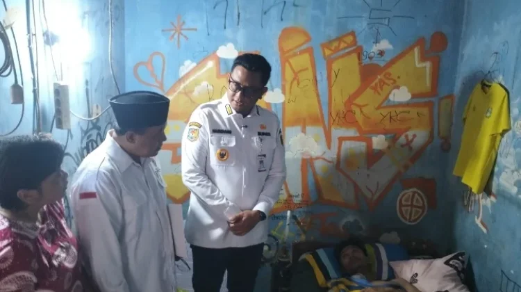 Bupati Klaten Jenguk dan Beri Bantuan Korban Keganasan Klitih