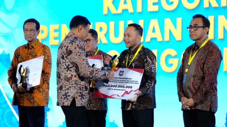 Pemkot Surakarta Raih Penghargaan Penurunan Pengangguran Terbaik