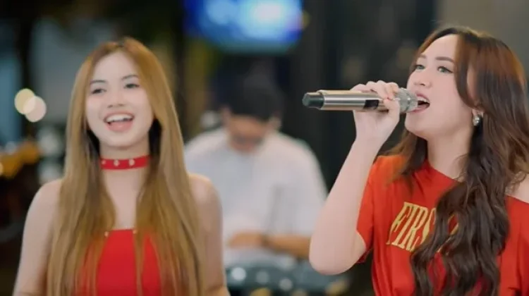 Lirik Lagu "Kari Cerito" Happy Asmara Ft Ajeng Febria