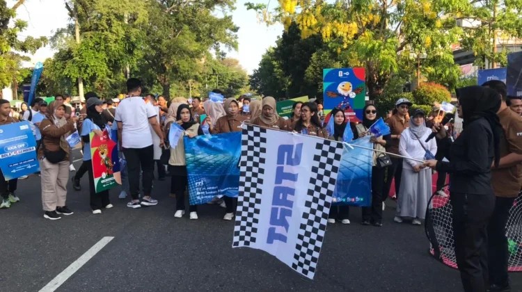 Fun Walk Pesta Bola RRI dan Bola Gembira TVRI Meriahkan CFD Solo