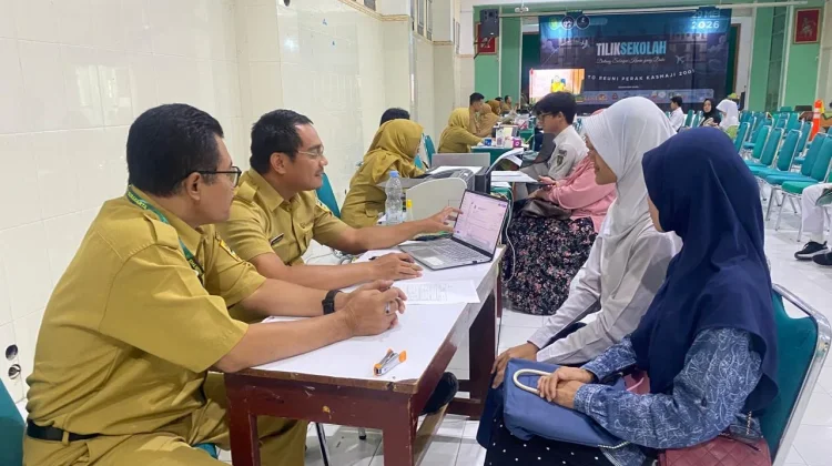 SPMB SMA Negeri di Solo Berjalan Lancar, SMAN 1 Cek Ratusan Data Siswa