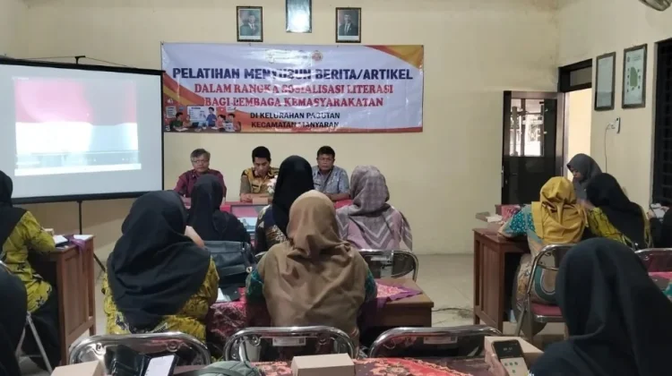 Peningkatan Kompetensi Karang Taruna Melalui Penulisan Artikel Berita