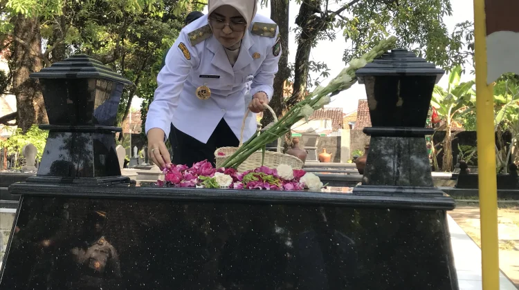 Jelang Hari Jadi ke-80, Pemkot Surakarta Ziarahi Makam Mantan Wali Kota