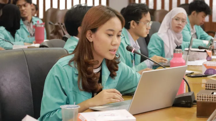 DPRD Soroti Kinerja PLTSA Putri Cempo saat Terima Audiensi BEM UNS