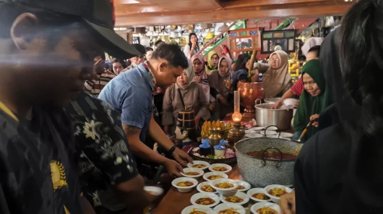 Jenang Suro Jadi Upaya Pedagang Kenalkan Triwindu dan Dongkrak Ekonomi