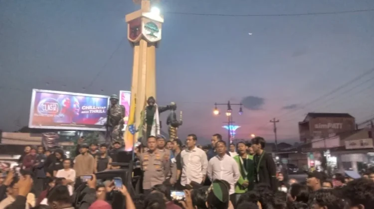 Aksi Demo di Kartasura, Ratusan Mahasiswa Tuntut Evaluasi MBG dan KDMP