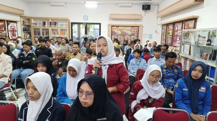 Bentuk Komite Milkoi, KPU Karanganyar Edukasi Praktik Pemilu di Sekolah