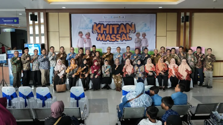 Antusias Masyarakat Tinggi, Khitan Massal di RS UNS Diikuti oleh 100 Anak