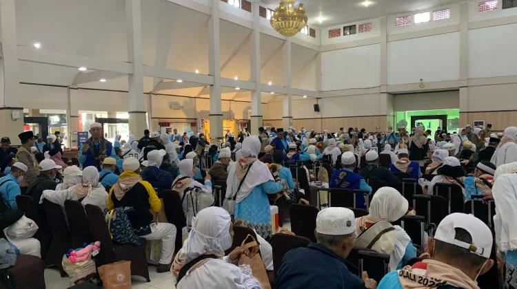 Hari ke-20 Operasional Kepulangan Haji, Debarkasi Solo Sudah Menerima 20.390 Jemaah