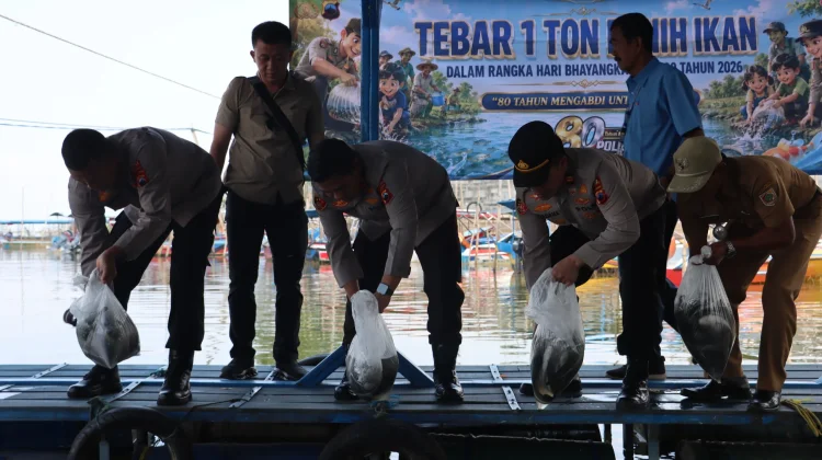 Tebar Benih Ikan, Polres Wonogiri Dukung Ketahanan Pangan Masyarakat