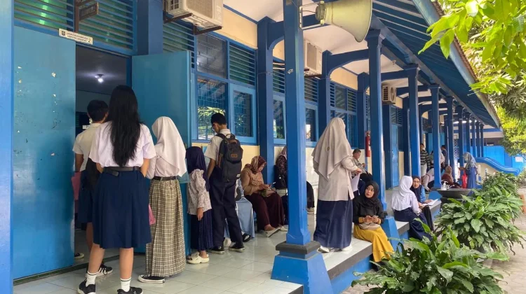 Daftar Ulang SPMB SMA Dimulai, Sekolah Terapkan Pembagian Sesi