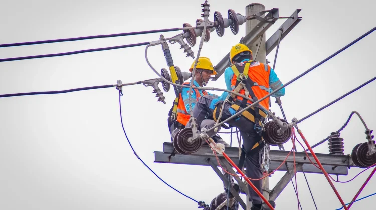PLN Jamin Listrik Jawa Tengah Pulih Total dan Stabil