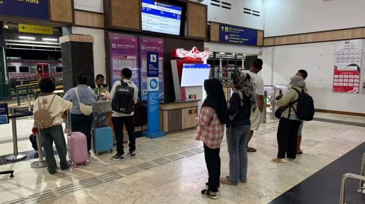 Liburan Sekolah Bikin Stasiun Hidup