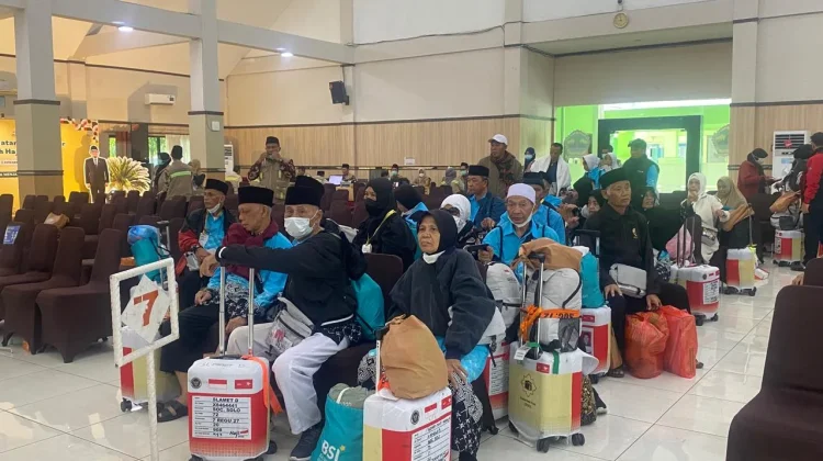 Kloter Tujuh Puluh Dua Tiba, Jemaah Haji Banjarnegara Bersyukur Lancar