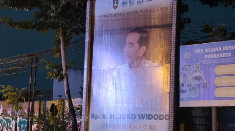 Ketua Gerindra Solo Ingatkan Respati Lebih Hati-hati Pasang Baliho Jokowi
