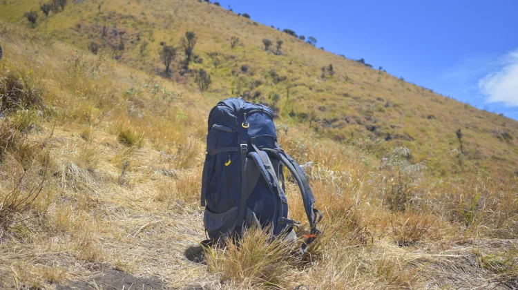 Cara Mengemas Barang Bawaan saat Mendaki Gunung agar Aman dan Nyaman
