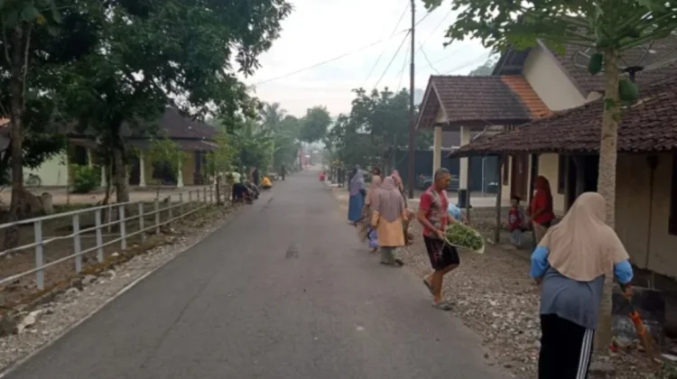 Gerakan Bersih Serentak Batuwarno Perkuat Budaya Gotong Royong