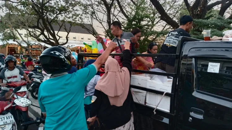Stok Berlebih, Petani dan Pedagang Boyolali Jual Sembako Murah di Karanganyar
